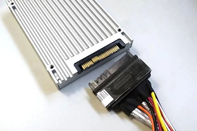 固态硬盘和机械硬盘有哪些区别，工作场景，SSD固态硬盘接口 - 1号优惠分享网 · 51福利网